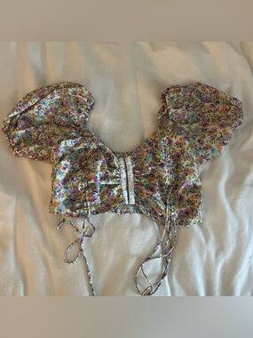 Floral Puff-Sleeve Tie-Front Crop Top - Purple/Green Floral